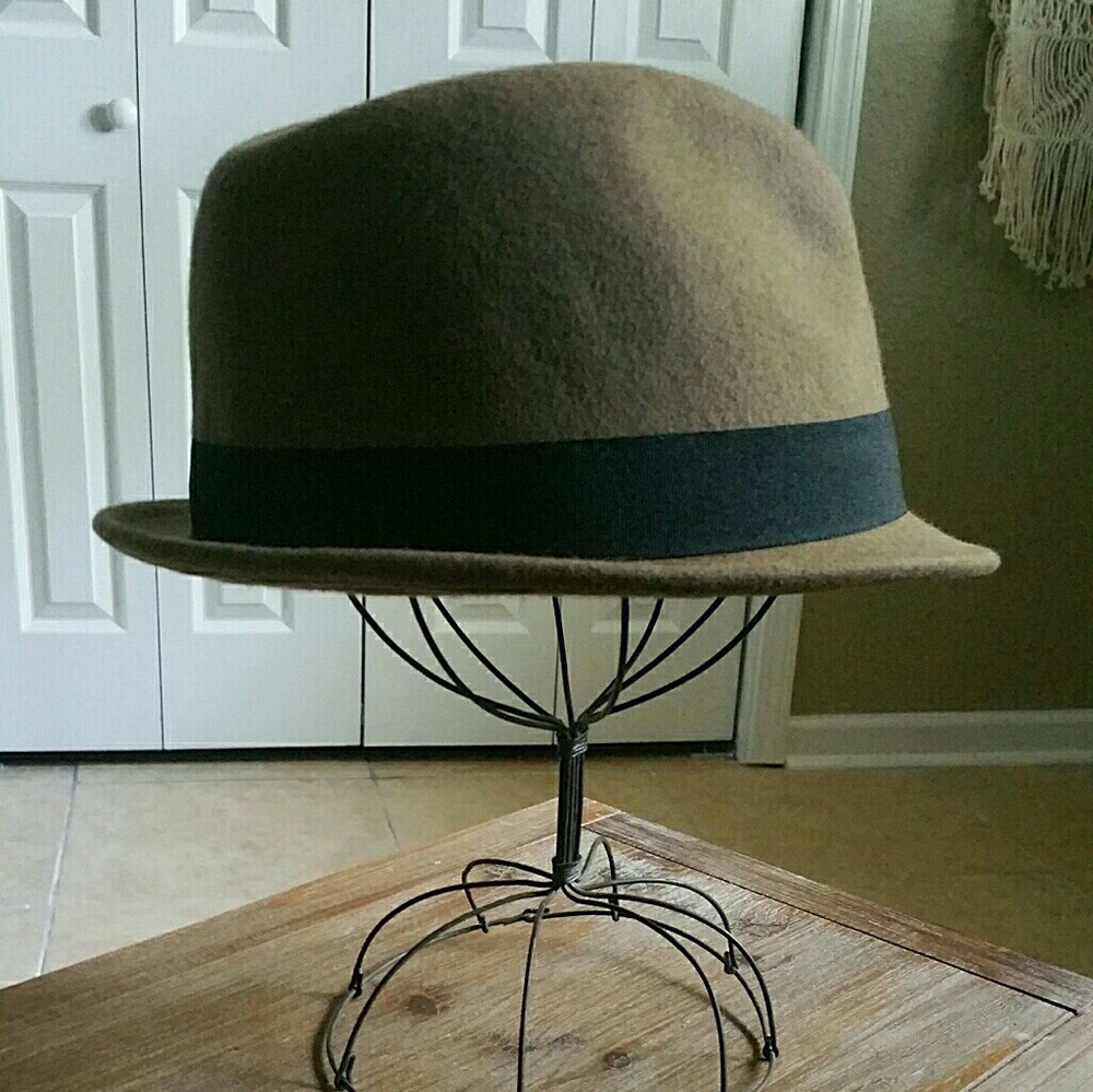 New retro style wanted? This hat is for you.